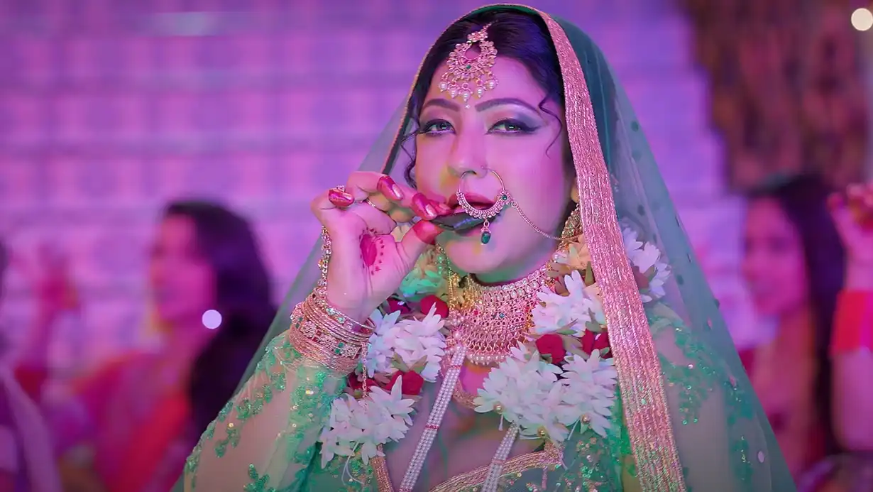 Banaras Ki Paan Bhojpuri Sensation Sweety Chhabra's New Song Inspired By Rekha Goes Viral!