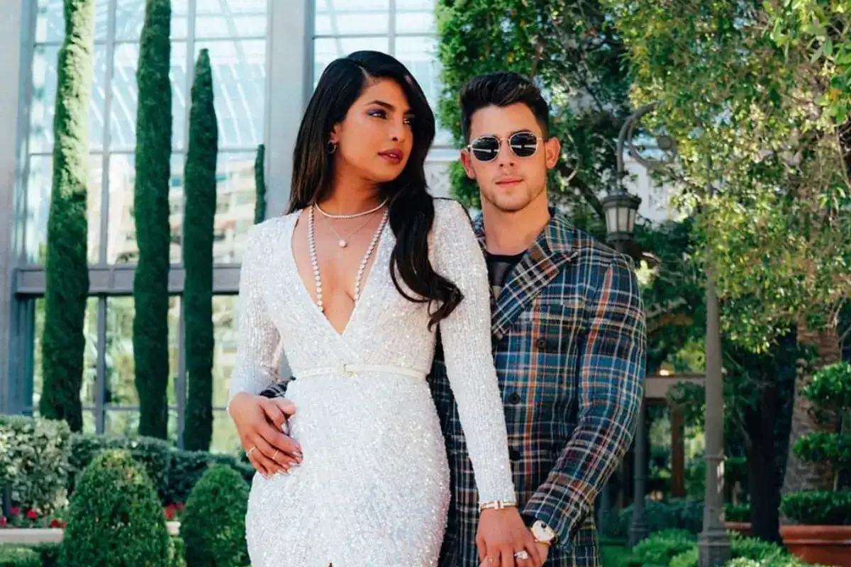 Priyanka Chopra and Nick Jonas leave their house