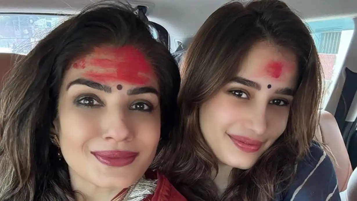 Raveena Tandon Visits Baidyanath Jyotirlinga With Daughter Rasha Thadani