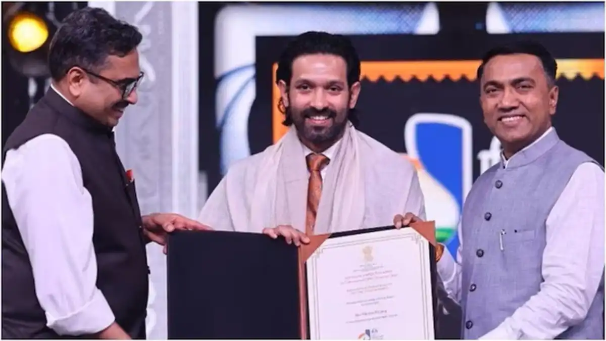 Vikrant Massey Was Honored With Personality Of The Year Award Webp File