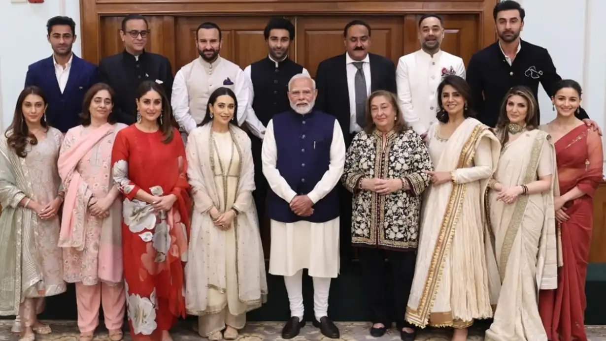 Pm Modi Meets Kapoor Family