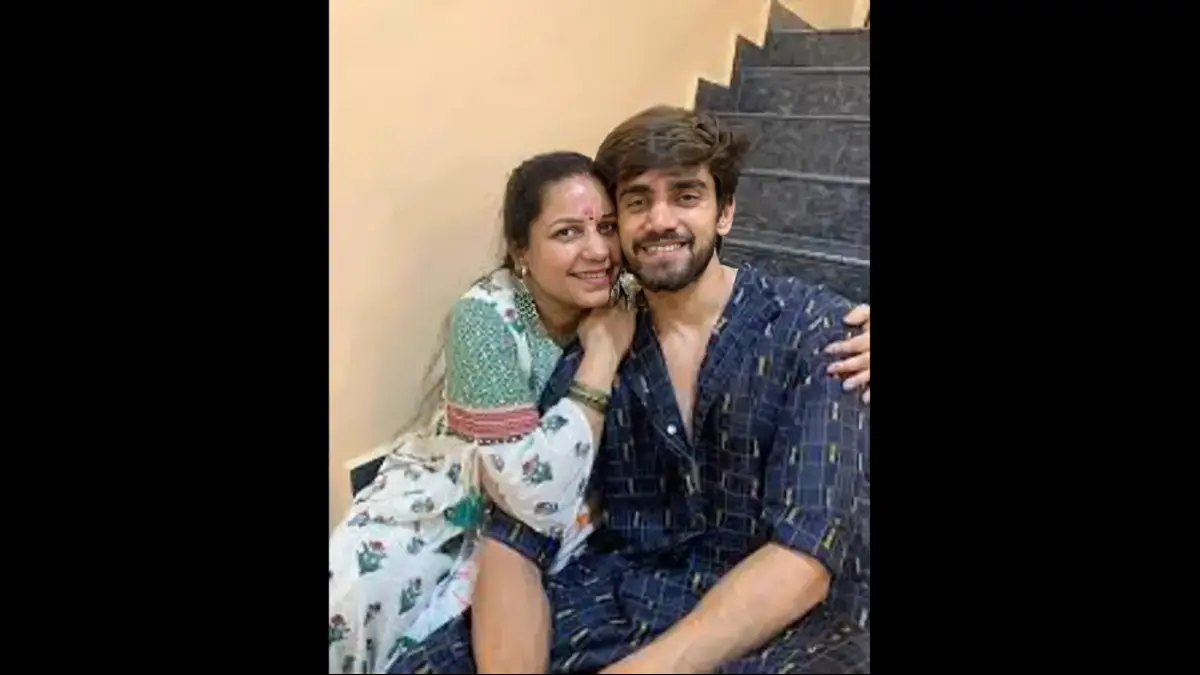 Avinash Mishra With His Mother