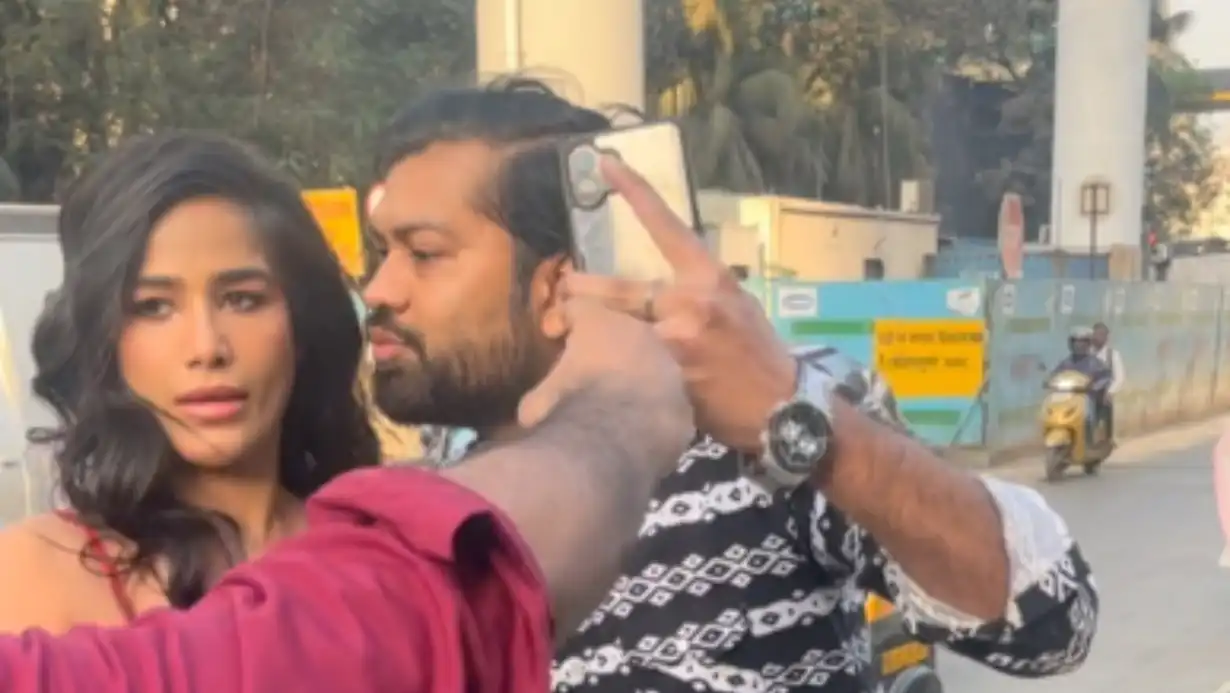 Man Attempts To Kiss Poonam Pandey Under Pretext Of A Selfie